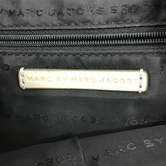 Marc by Marc Jacobs Washed Up Lamb Leather Messenger Bag Read - Picture 10 of 14